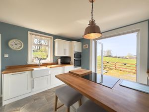 Photo 18- click for photo gallery